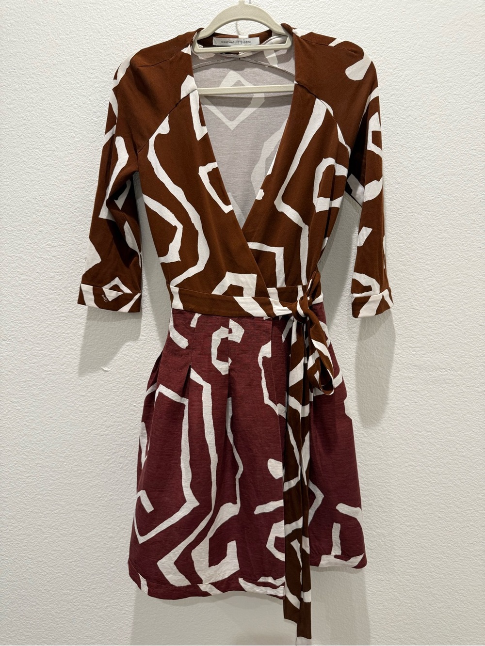 Diane von Furstenberg Jewel wrap dress brown/maroon size 4 natural fibers